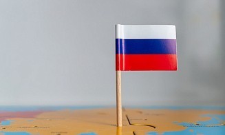 На «качелях» восточного соседа: на трех графиках объясняем, что сейчас происходит в экономиках Беларуси и России