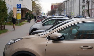 Дилеры в I квартале в полтора раза сократили импорт новых авто