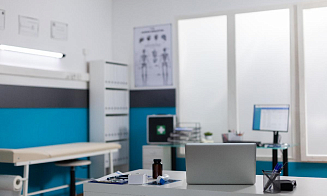 Адвокат рассказала, можно ли пациентам забирать медкарты из поликлиник домой