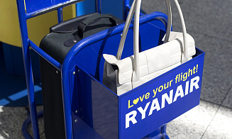 Ryanair увеличила размер бесплатной ручной клади для пассажиров из-за новых правил ЕС