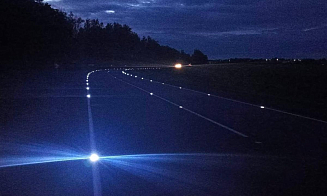 Разметка с LED-маячками. В Беларуси появилась первая светящаяся дорога