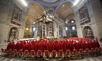 В первый день конклава Ватикан не выбрал папу римского