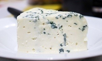 В 2025 году в Беларуси нарастят производство сыров с голубой плесенью