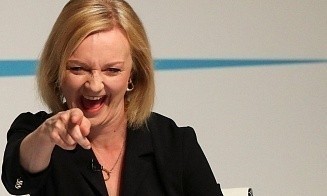 Аналитики узнали, сколько стоит час выступления британского экс-премьера Лиз Трасс