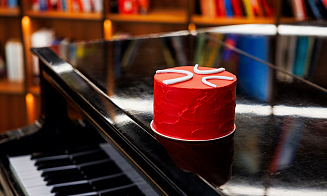 Известный бренд обуви решил создать белорусский торт-легенду