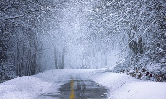 ГАИ напомнила, как водителям и пешеходам вести себя во время снегопада