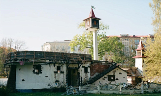 В столичном парке Горького сносят знаменитое кафе