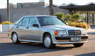 На торги Sotheby’s выставили личный Mercedes Айртона Сенны