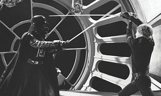 Бутафорский меч Дарта Вейдера продали на аукционе почти в 4 раза дороже оценки