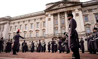 Букингемский дворец закроют на реконструкцию. Сколько она будет стоить