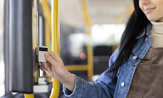 В столичном транспорте начали тестировать систему оплаты проезда банковскими картами
