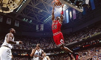 Кроссовки баскетболиста Майкла Джордана продали на аукционе за рекордные $8 млн