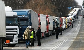 Украина заявила о потере $210,5 млн за декабрь из-за блокировки границы с ЕС