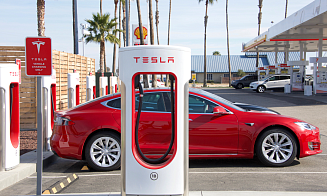 Tesla рассчитывает увеличить оборот, открыв конкурентам доступ к своим зарядкам