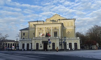 В Беларуси обсуждают введение дресс-кода для посещения театров