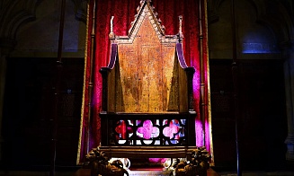 Карета Елизаветы II и 700-летний трон: 10 фактов о коронации Карла III