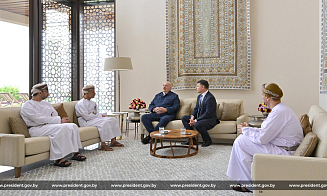 Торговый хаб, выпуск удобрений. Какие проекты Лукашенко обсуждал в Омане и Алжире 