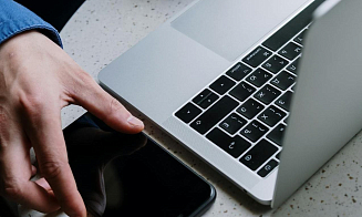 Компания рассылает праздничные предложения к 8 Марта. Это нарушает закон о персданных?