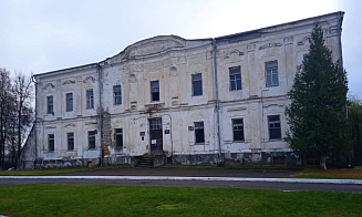 Через 2,5 года после продажи снова выставили на аукцион дворец Радзивиллов XVIII века 