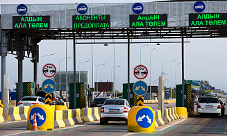 В Казахстане водителей освободят от платы за проезд по дефектным участкам дорог