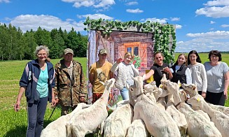 На помощь пришли даже бобры. Как пытается выжить знаменитая козья ферма 