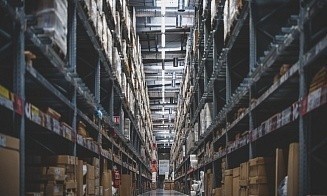 Мировые корпорации накопили на складах на треть больше товаров, чем до пандемии