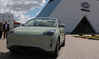 «БЕЛДЖИ» представит бюджетный электромобиль и гибридный кроссовер до конца года