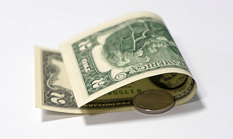 Курс доллара упал до минимума за 2,5 года
