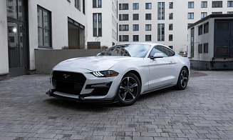 Аренда Ford Mustang в Сочи: символ статуса и незабываемых впечатлений
