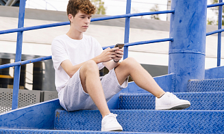 В каком возрасте покупать детям смартфон и что делать, если ребенок хочет стать стримером