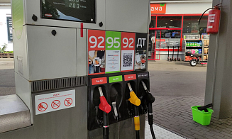 Лукашенко поручил разобраться с очередями на АЗС