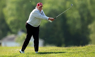 Журналисты Белого дома подсчитали, сколько времени Трамп тратит на гольф