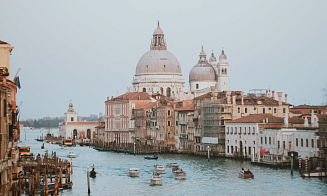 Венеция ужесточает правила для туристов. За что будут штрафовать