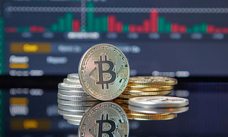 Биткоин впервые в истории взял отметку $122 тыс.