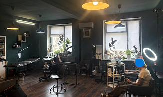 После проверки налоговой закрылся тату-коворкинг на Октябрьской