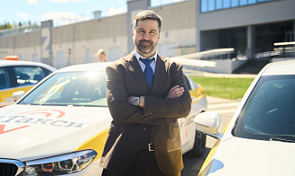 «Заказов пока больше, чем машин». Большое интервью с руководителем «А1 Такси» Евгением Левданским