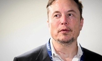 SpaceX планирует до конца года продать часть акций