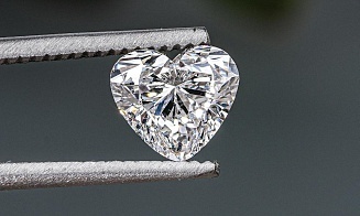 Крупнейший в мире производитель алмазов впервые с 2024 года снизил цены