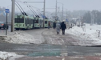 Блокировка счетов юрлиц, рынок труда и «восстание» троллейбусов — неделя за три минуты