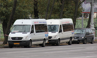 Лукашенко поручил решить вопрос с очередями на маршрутки в часы пик