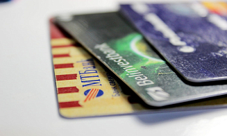 В Беларуси можно оформить карточку ребенку с 6 лет. Какой детский «пластик» предлагают банки