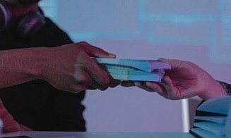 Иностранец построил в Минске пирамиду на $750 тыс. Деньги тратил на пластику для жены