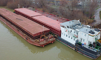 В Беларуси продают речное судно и несколько барж, национализированных Украиной