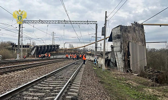 В Вязьме обрушился мост над путями, по которым идут поезда из Беларуси в Москву