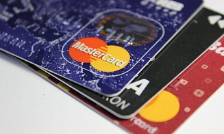 Юань вместо доллара и евро: банки меняют валюту расчетов по картам Mastercard