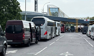 9 часов вместо 2 суток: перевозчик рассказал, что сейчас с очередью автобусов на границе с ЕС