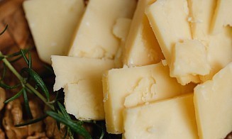 Сколько российского сыра и творога покупает Беларусь