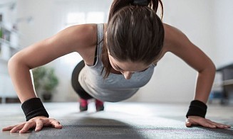 Как начать тренироваться дома и не бросить: советы для любого уровня подготовки