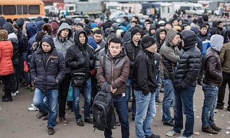 Кто работает без разрешений на рынке труда: МВД оценило потоки мигрантов