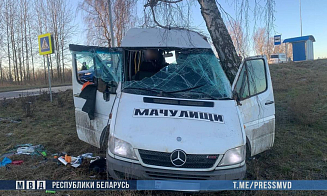 Под Минском перевернулась маршрутка: шесть человек в больнице